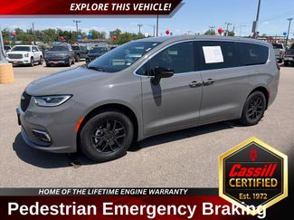 Used 2025 Chrysler Pacifica Select FWD 360° Tour