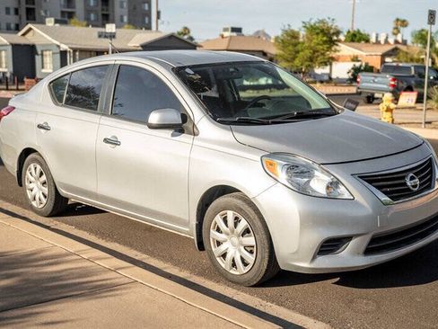 Used 2012 Nissan Versa SV w/ Convenience Pkg FWD image 7