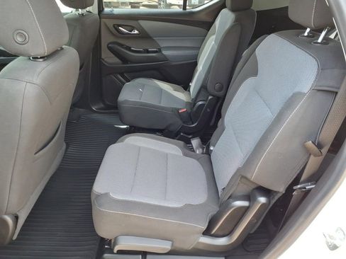 Certified 2019 Chevrolet Traverse LT FWD image 13