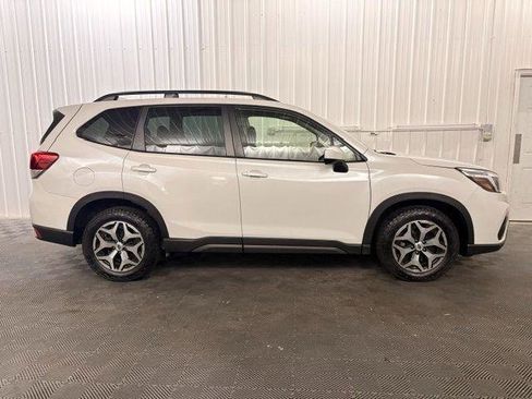 Used 2020 Subaru Forester Premium AWD/4WD image 23