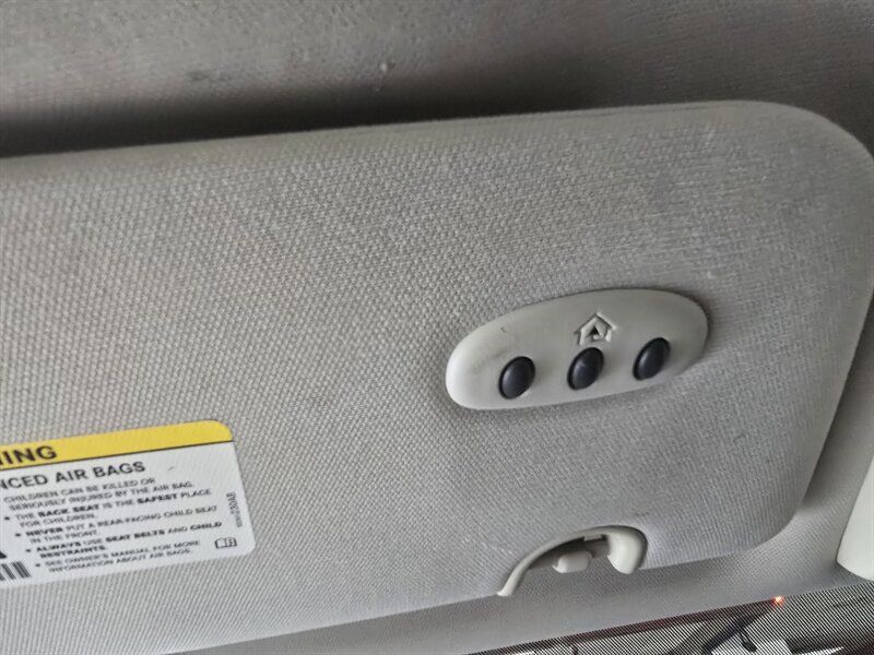 Used 2015 Chrysler Town & Country Touring w/ Driver Convenience Group FWD image 30