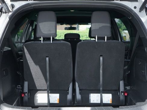 Used 2019 Ford Explorer XLT w/ Equipment Group 201A image 10