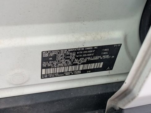 Used 2020 Toyota RAV4 XLE image 36