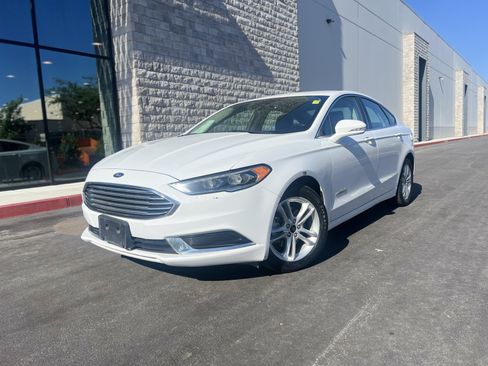 Used 2018 Ford Fusion SE w/ Equipment Group 602A FWD image 1