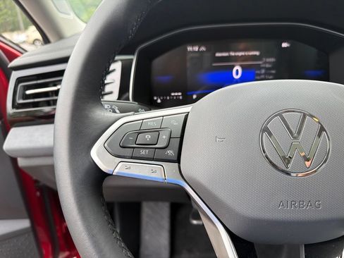 Used 2025 Volkswagen Jetta SE w/ Sunroof Package FWD image 21