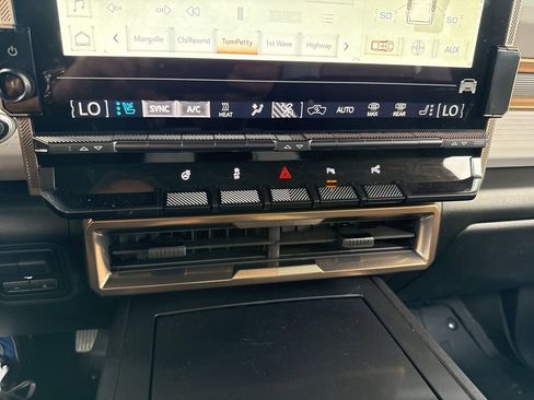 Used 2025 GMC Hummer EV 3X AWD/4WD image 77