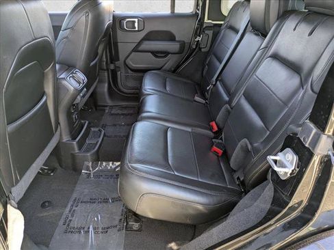 Used 2021 Jeep Wrangler Unlimited Sahara image 17
