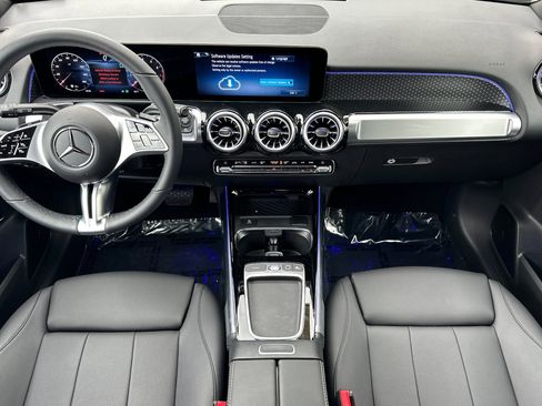 Used 2025 Mercedes-Benz GLB 250 image 13