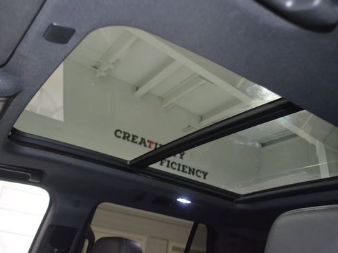 Used 2022 Chevrolet Tahoe Z71 w/ Luxury Package image 30