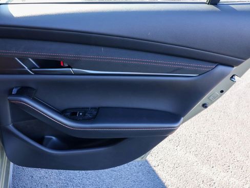 Used 2025 MAZDA MAZDA3 s image 33