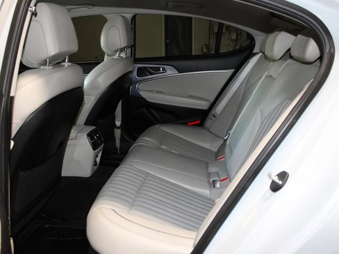 Used 2019 Genesis G70 3.3T Advanced RWD image 28