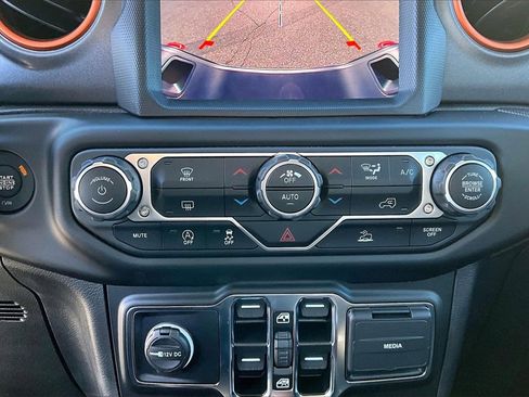 Certified 2023 Jeep Gladiator Mojave w/ Trailer Tow Package image 18