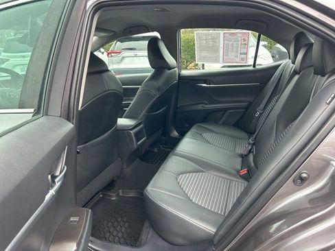 Used 2022 Toyota Camry SE image 14