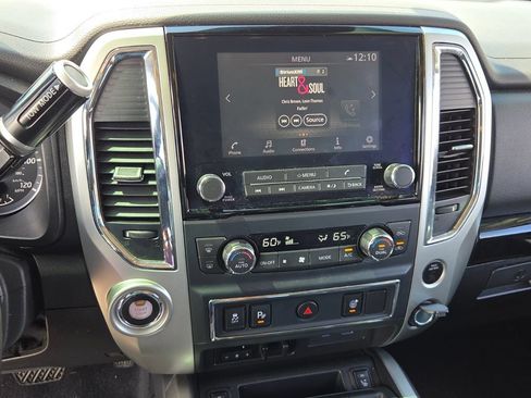 Used 2024 Nissan Titan SV w/ SV Convenience Package RWD image 19