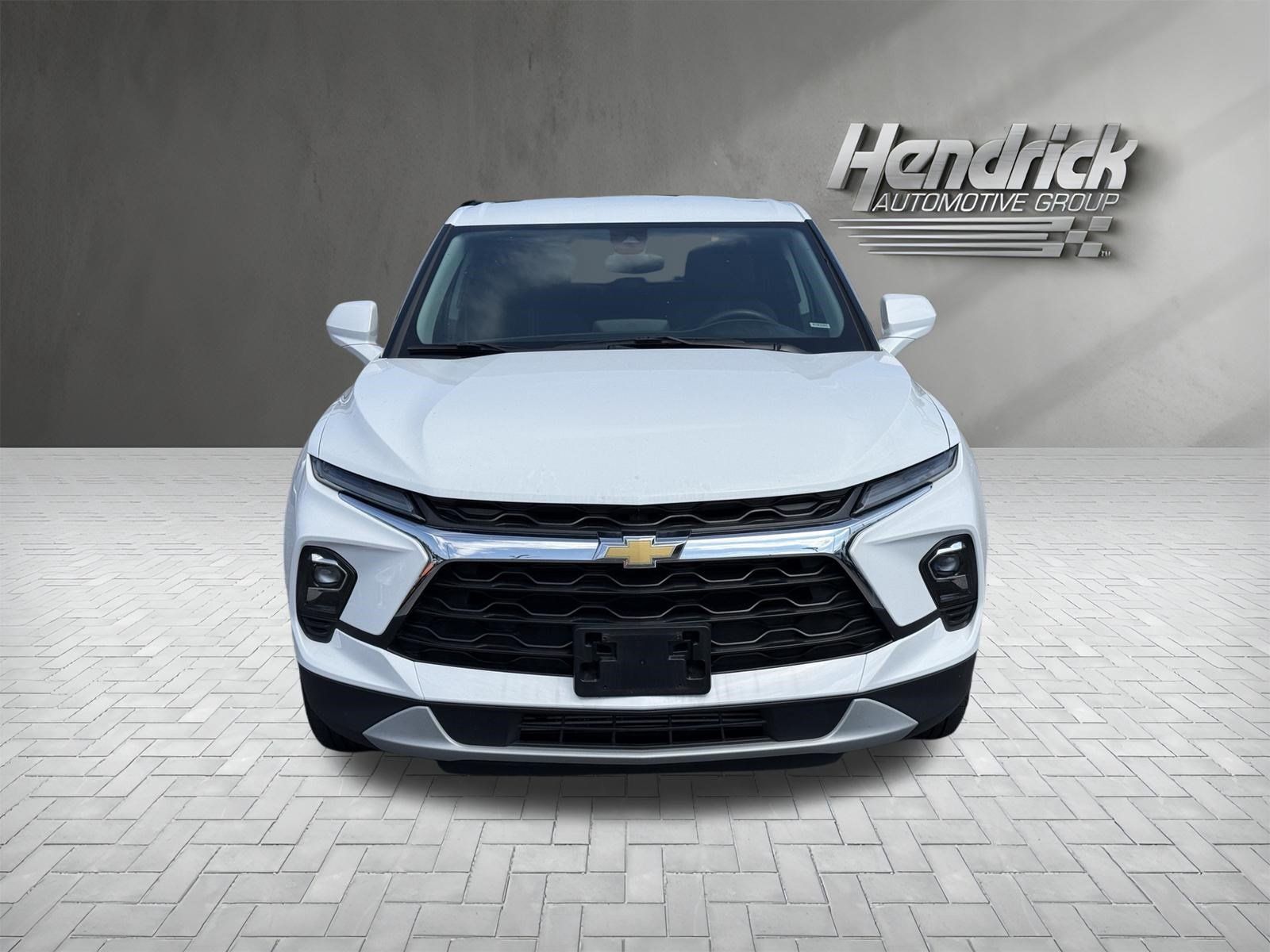 Used 2025 Chevrolet Blazer LT FWD image 3