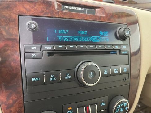 Used 2011 Chevrolet Impala LT w/ Luxury Edition Package image 11