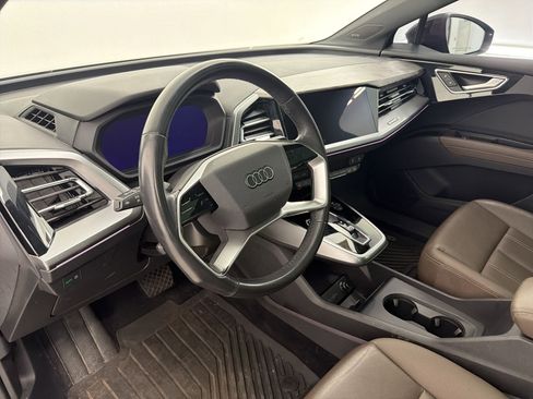 Used 2023 Audi Q4 e-tron Premium Plus w/ Premium Plus image 4