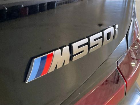Used 2022 BMW M550i xDrive w/ Executive Package AWD/4WD image 9