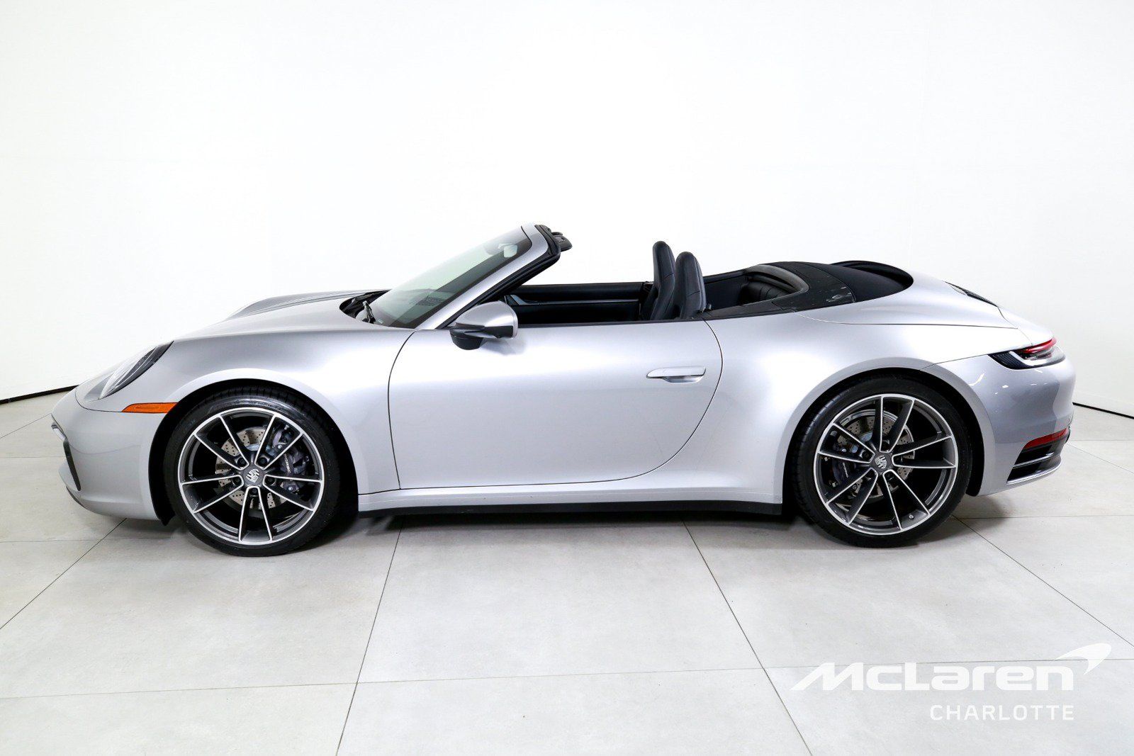 Used 2023 Porsche 911 Carrera RWD image 6