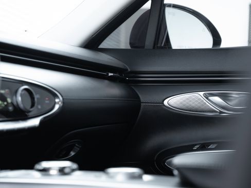 Used 2022 Genesis GV70 2.5T w/ Select Package image 16