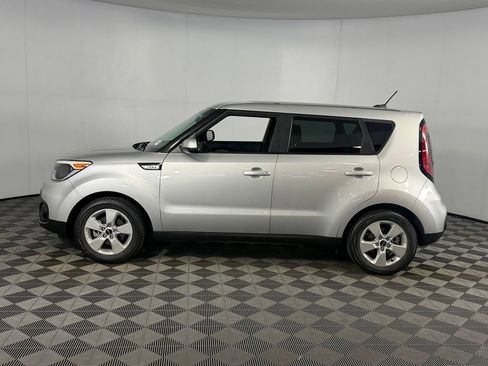 Used 2019 Kia Soul FWD image 12