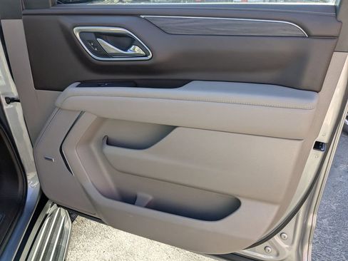 Certified 2024 GMC Yukon XL SLT w/ SLT Luxury Package image 28