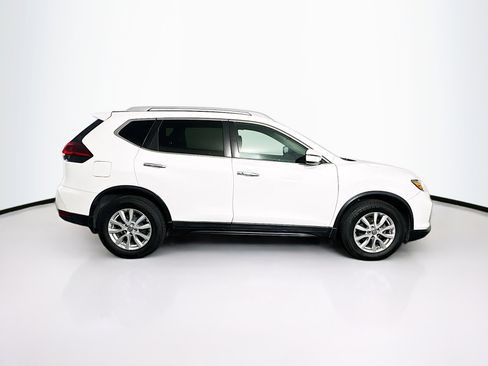 Used 2020 Nissan Rogue SV image 10