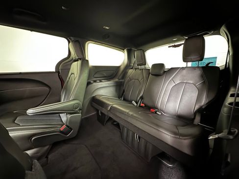 New 2026 Chrysler Pacifica Select w/ S Appearance Package image 19