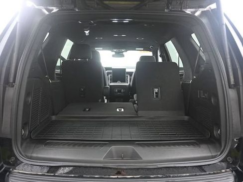Used 2025 GMC Yukon Elevation w/ LPO, Elevation Black Package AWD/4WD image 27