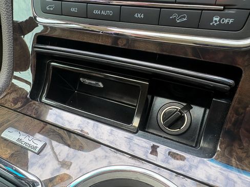 Used 2015 Lincoln Navigator 4WD image 39