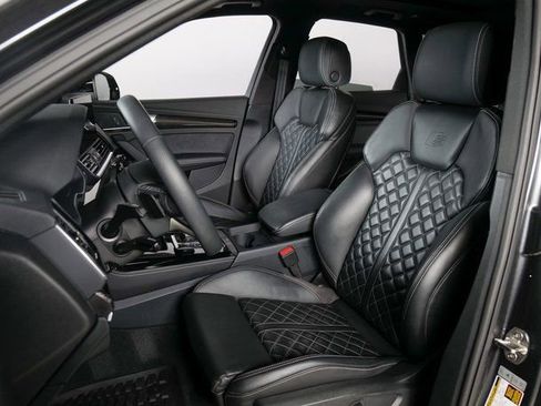 Used 2023 Audi SQ5 Premium Plus w/ Premium Plus Package image 9