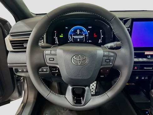 New 2026 Toyota Camry SE image 9