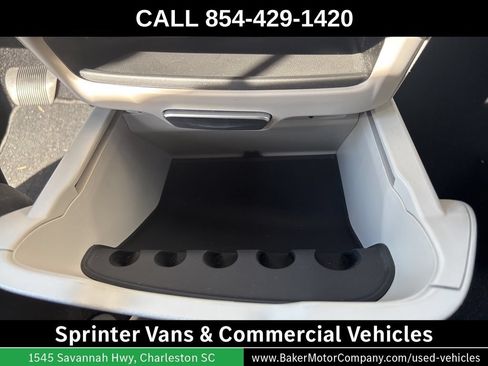 Used 2024 Chrysler Voyager LX FWD image 34