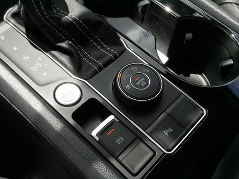 Certified 2023 Volkswagen Atlas SE AWD/4WD image 25