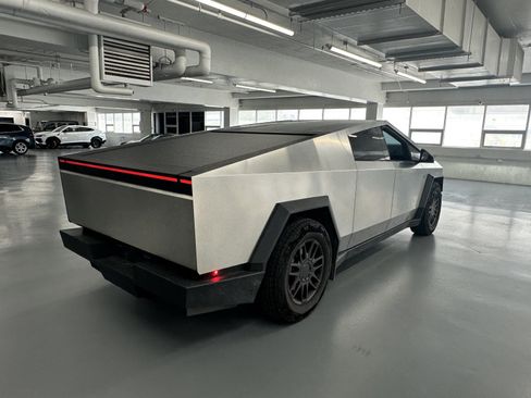 Used 2025 Tesla Cybertruck Cyberbeast AWD/4WD image 6