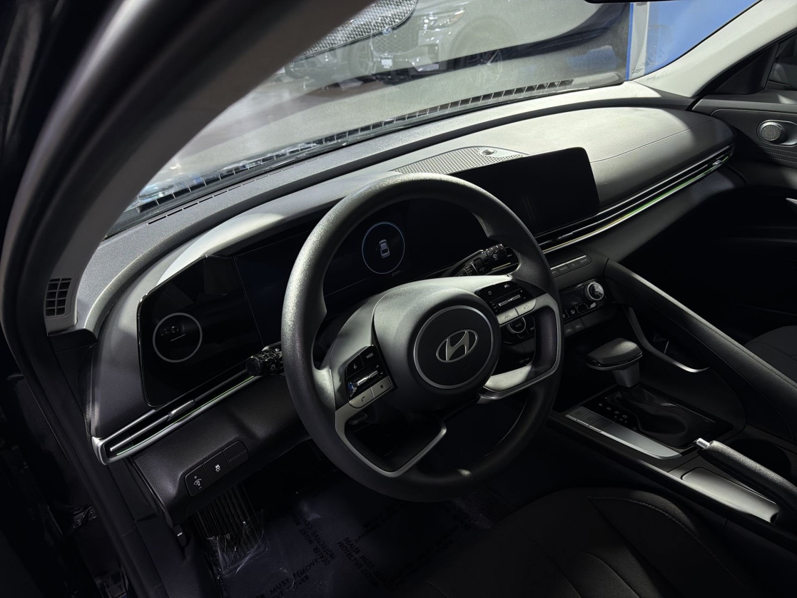 Used 2024 Hyundai Elantra SEL FWD image 18