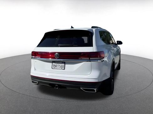 Used 2025 Volkswagen Atlas SE image 14