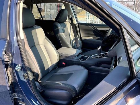 Used 2025 Subaru Outback Onyx Edition image 10