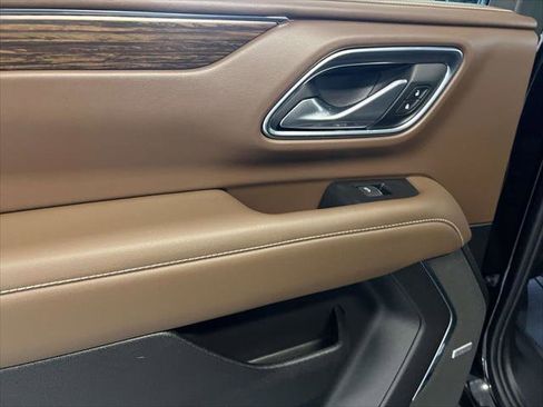 Used 2024 Chevrolet Suburban High Country image 12