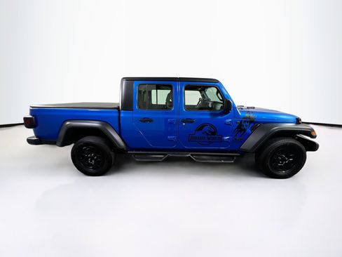 Used 2024 Jeep Gladiator Sport AWD/4WD image 4