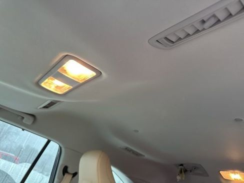 Used 2023 Toyota Highlander XLE image 15