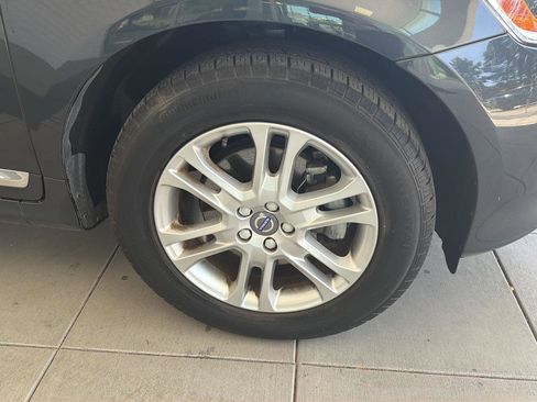 Used 2016 Volvo XC60 T5 Premier w/ Proximity Package image 11