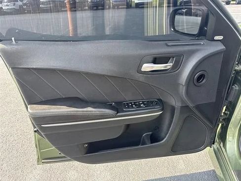 Used 2018 Dodge Charger R/T Scat Pack RWD image 8