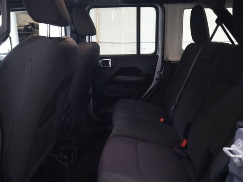 Used 2020 Jeep Wrangler Unlimited Sahara w/ Uconnect 4C Nav & Sound Group AWD/4WD image 14