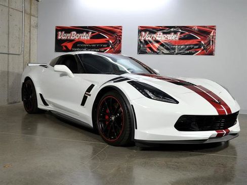 Used 2019 Chevrolet Corvette Grand Sport image 2