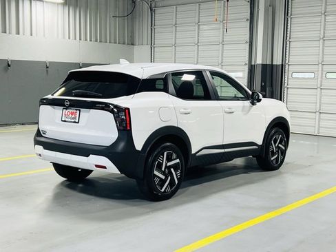 New 2025 Nissan Kicks SV image 16