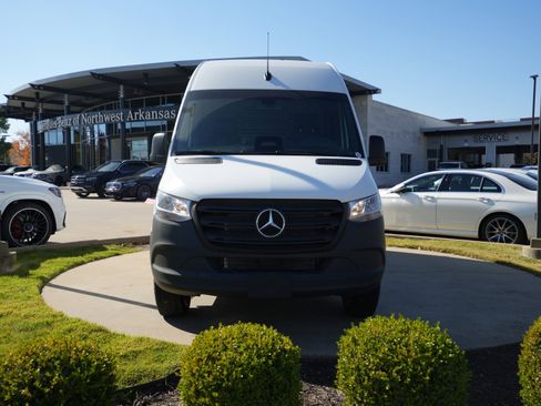 New 2025 Mercedes-Benz Sprinter 2500 image 2