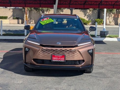 Used 2026 Toyota Crown Signia image 2