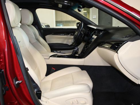Used 2018 Cadillac CTS Luxury RWD image 30