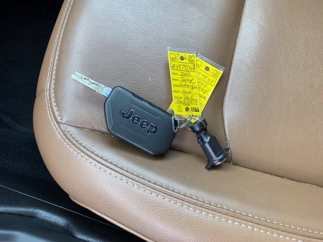 Used 2022 Jeep Wrangler Unlimited Sahara AWD/4WD image 22